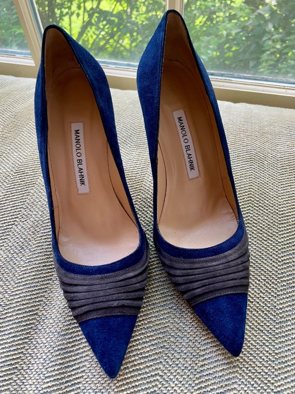 $695 Manolo Blahnik Navy and Grey Suede Heels Size 37.5